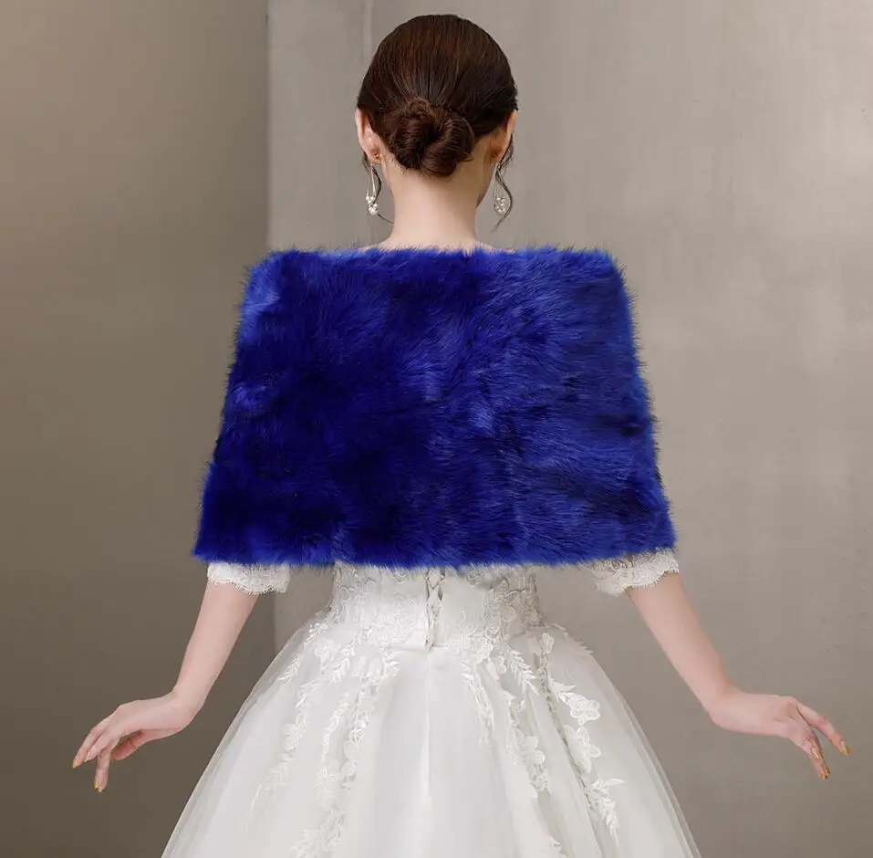 Blue Faux Fur Crystal Brooch W – Stole Wedding Shawl recenzja i cena