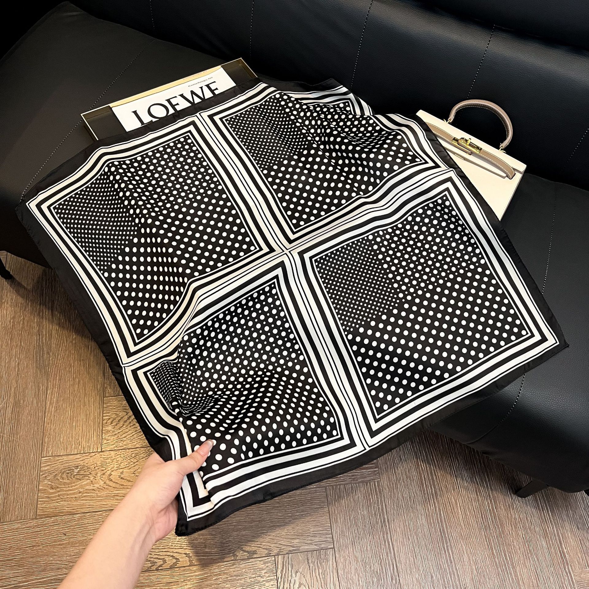 Luxury Square Silk-like Scarf  – Silk Neck Scarf recenzja i cena